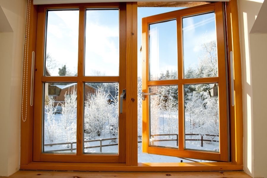 Okna drewniane – renowacja i konserwacja